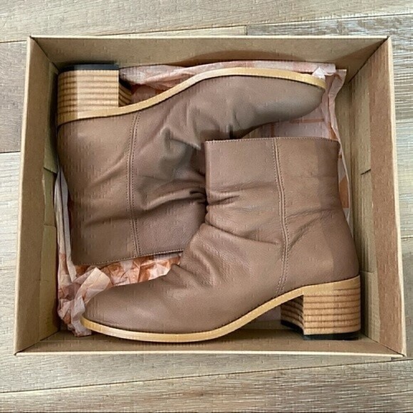 NWT Anthropologie Brown Booties - Picture 4 of 5